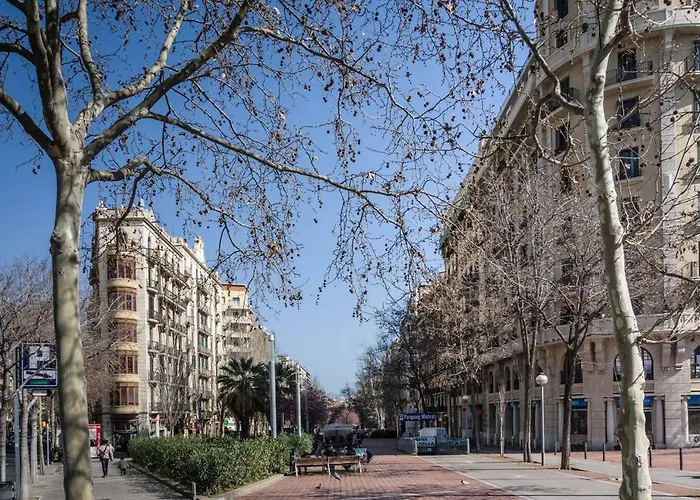 Noemi برشلونة